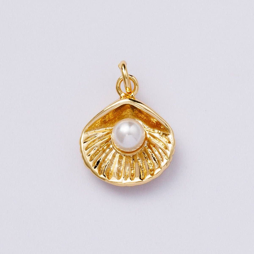 Pearl in Shell Charm
