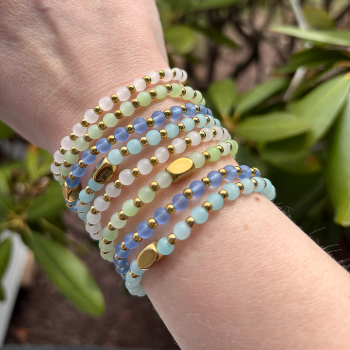 Isla Waterproof Beads of the Sea Stretch Bracelet – White Seaglass &amp; Gold, Tarnish-Free