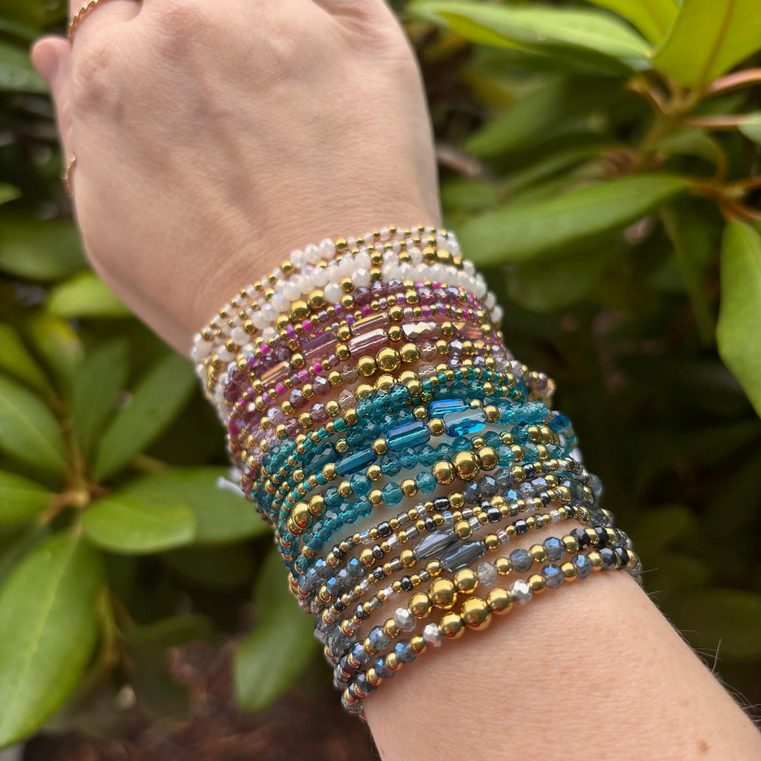 Isla Coastal Crystals Amalfi Stretch Bracelet - Turks Caicos &amp; Gold