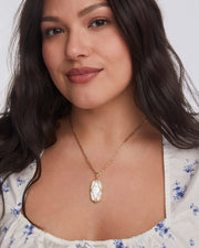 Kendra Scott Elle Lattice Framed Large Gold Pendant Necklace in Ivory Mother of Pearl