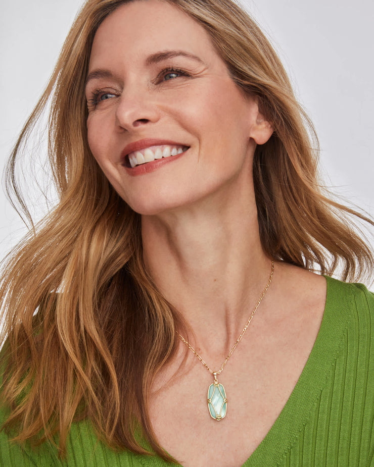 Kendra Scott Elle Lattice Framed Large Gold Pendant Necklace in Light Green Mother of Pearl